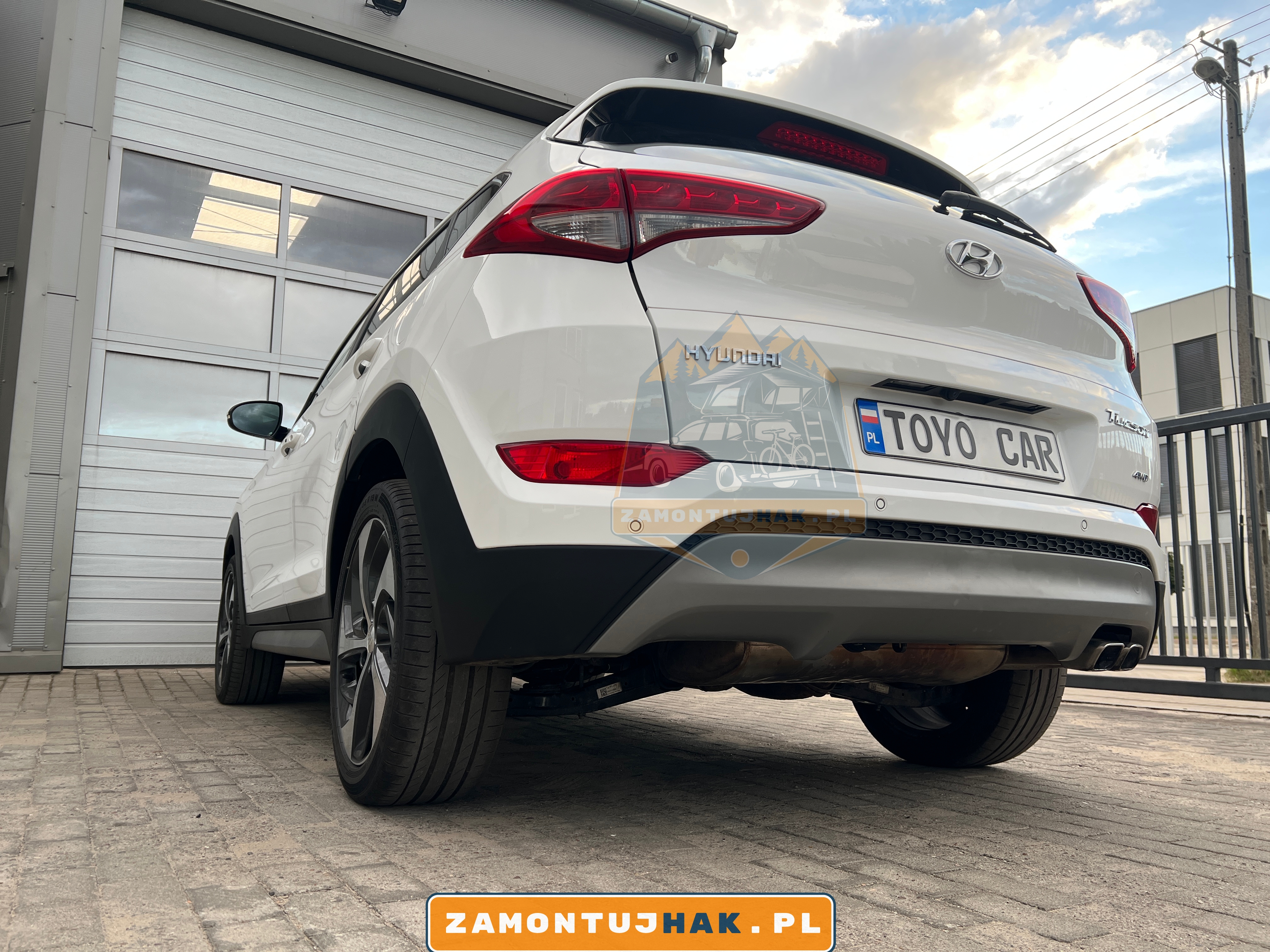 tucson niewidoczne wycięcie pod hak holowniczy